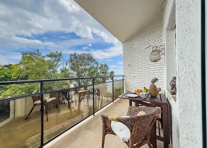 Skol 323 Delightful With Double Terrace, Sea And Park View アパート *